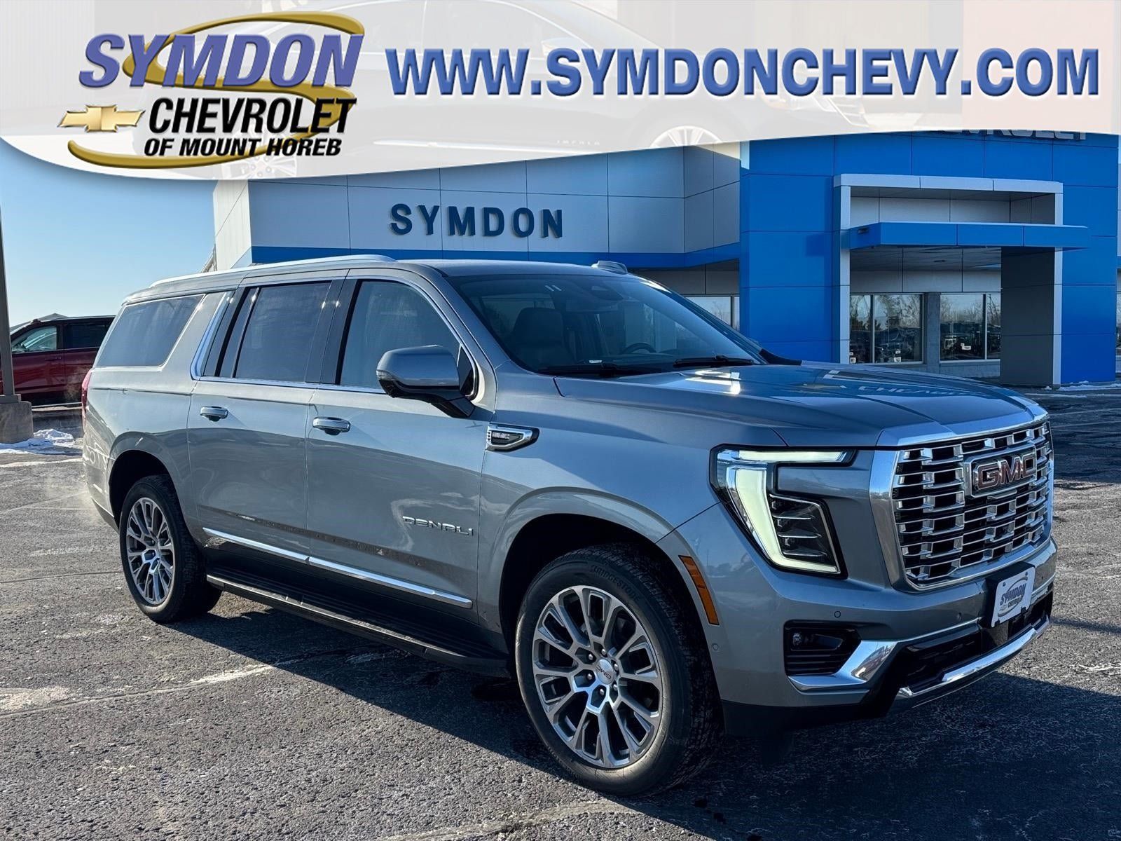 Used 2025 GMC Yukon XL Denali AWD/4WD image 1