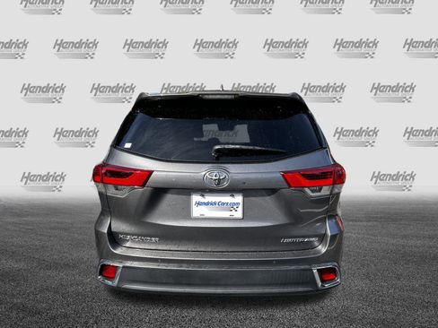 Used 2019 Toyota Highlander Limited Platinum image 8