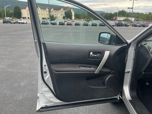 Used 2013 Nissan Rogue S AWD/4WD image 16