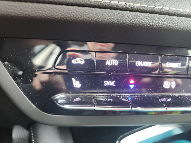 Used 2023 Buick Envision Preferred AWD/4WD image 3
