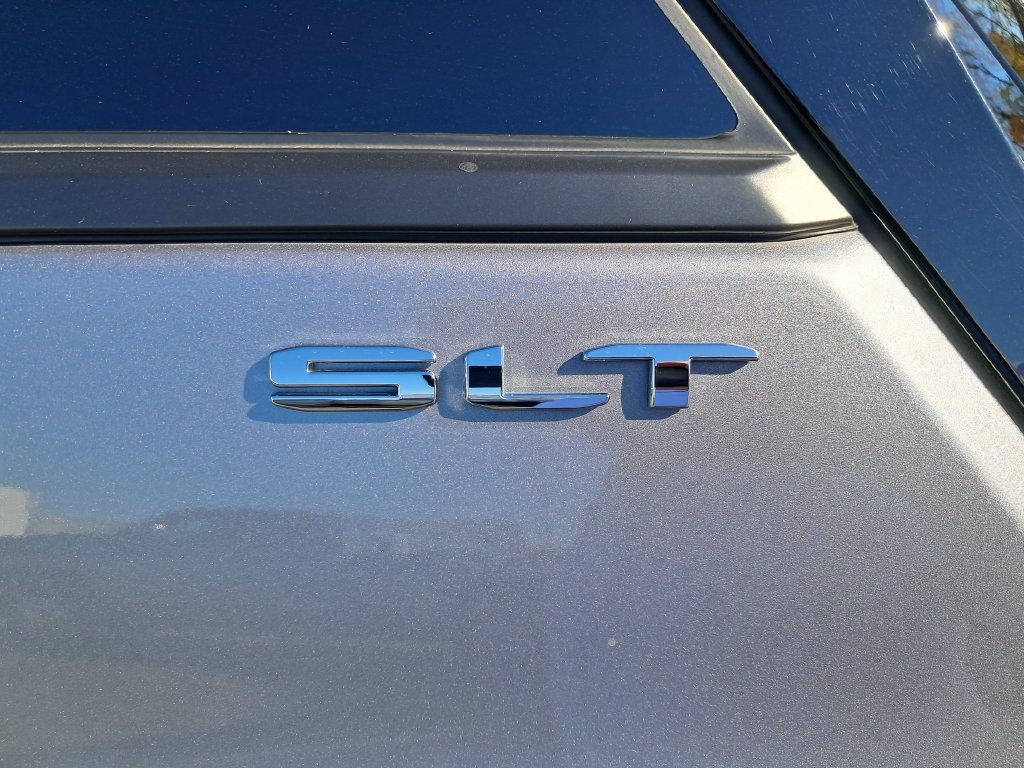 Used 2024 GMC Terrain SLT w/ LPO, Floor Liner Package AWD/4WD image 10