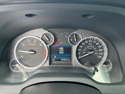 Used 2014 Toyota Tundra SR5 w/ SR5 Upgrade Package AWD/4WD image 17