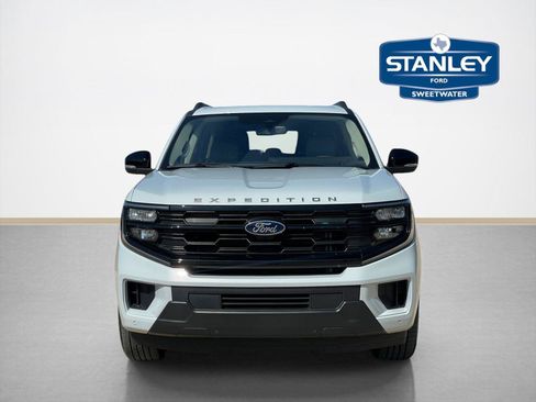 Used 2025 Ford Expedition Max Active RWD image 2