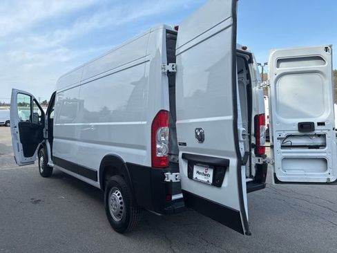 Used 2024 RAM ProMaster 2500 w/ Convenience Group FWD image 14