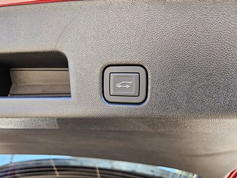 New 2026 Chevrolet Traverse LT image 8