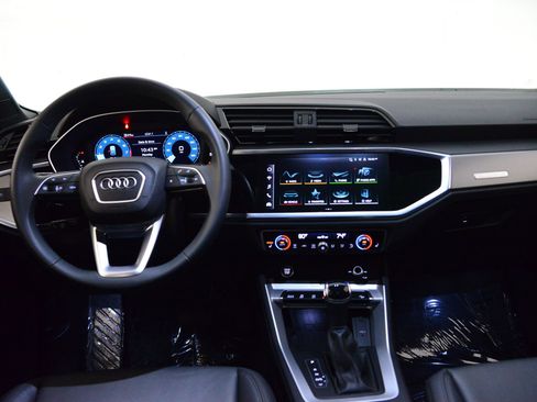 Certified 2025 Audi Q3 2.0T Premium w/ Convenience Package image 3