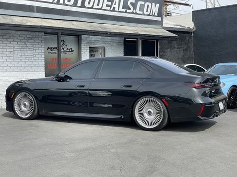 Used 2025 BMW 740i RWD image 17
