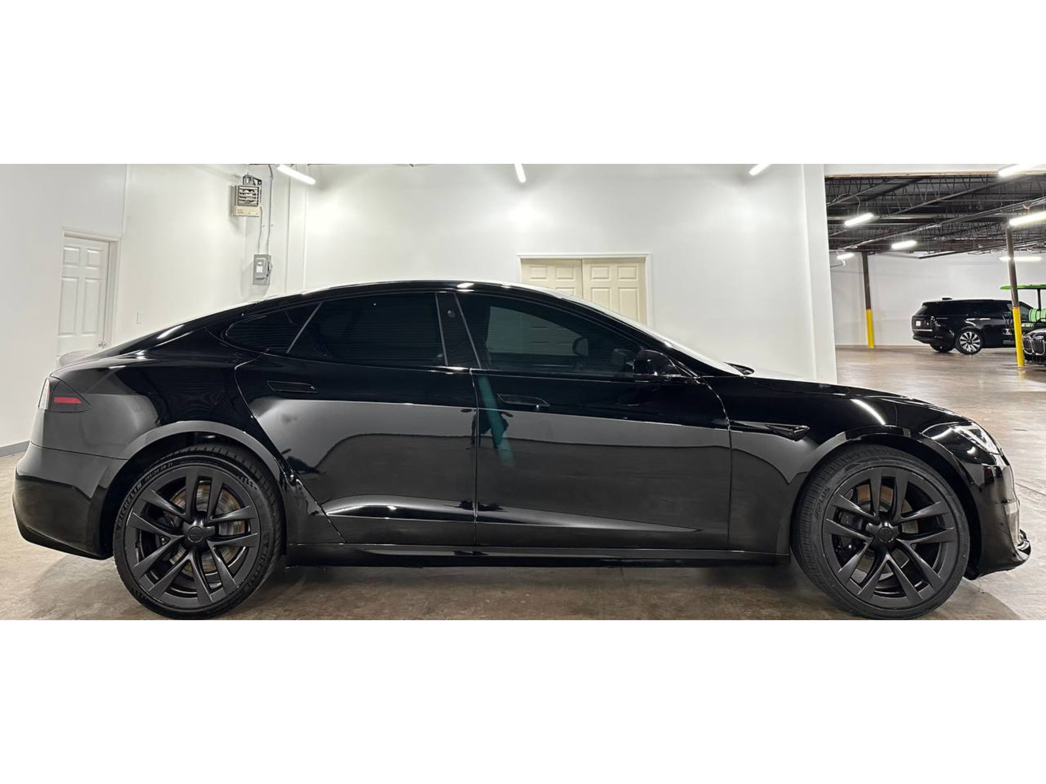 Used 2022 Tesla Model S Standard Range AWD/4WD image 10