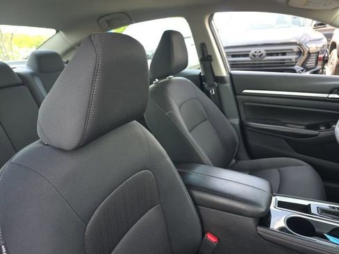 Used 2023 Nissan Altima 2.5 SV image 9