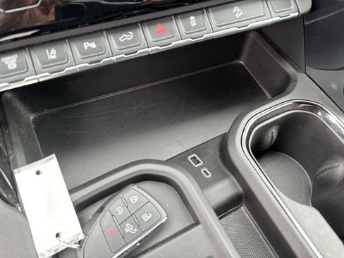 Used 2025 GMC Sierra 2500 AT4 w/ AT4 Premium Plus Package AWD/4WD image 24