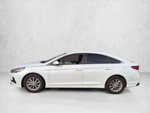Used 2019 Hyundai Sonata SE FWD image 2