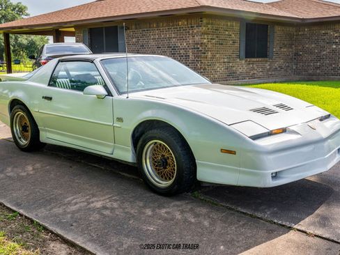 Used 1989 Pontiac Firebird Trans Am RWD image 12