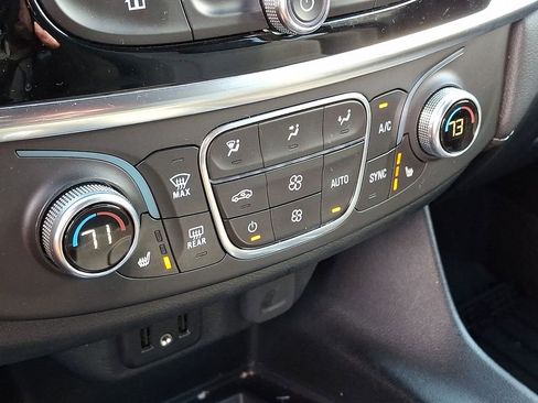 Certified 2024 Chevrolet Traverse LT AWD/4WD image 16