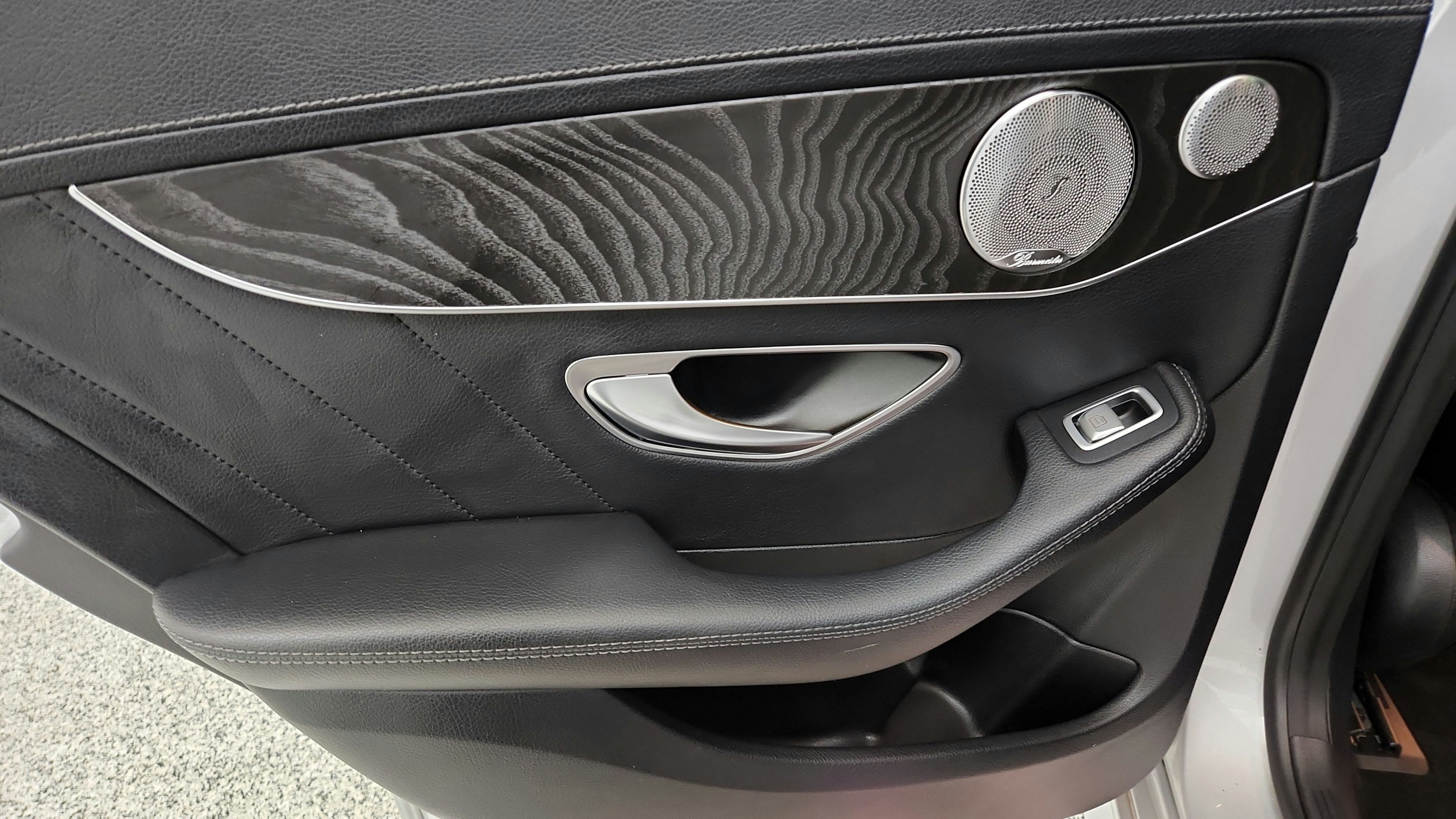 Used 2015 Mercedes-Benz C 300 Sedan image 28
