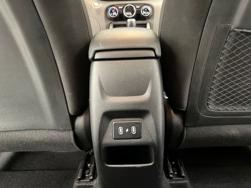 Used 2025 Hyundai Venue SEL FWD image 21