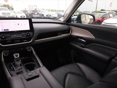 Certified 2025 Toyota Grand Highlander AWD Hybrid image 29