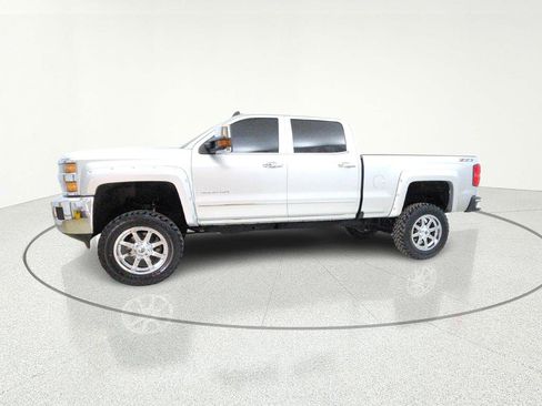 Used 2016 Chevrolet Silverado 3500 LTZ image 4