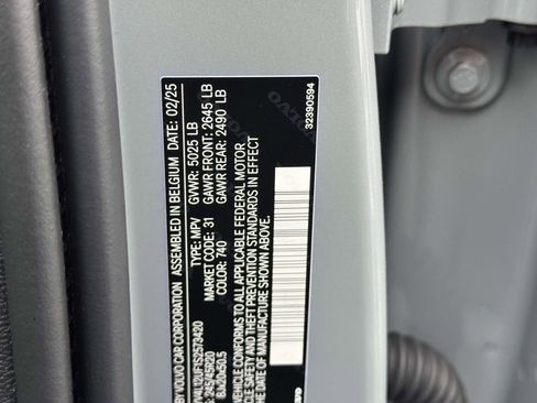 Used 2025 Volvo XC40 B5 Ultra w/ Protection Package Premier image 16