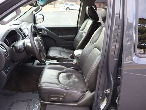 Used 2015 Nissan Frontier PRO-4X image 19