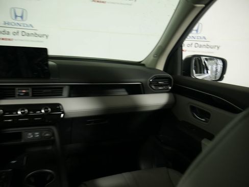 New 2026 Honda Pilot Touring image 14