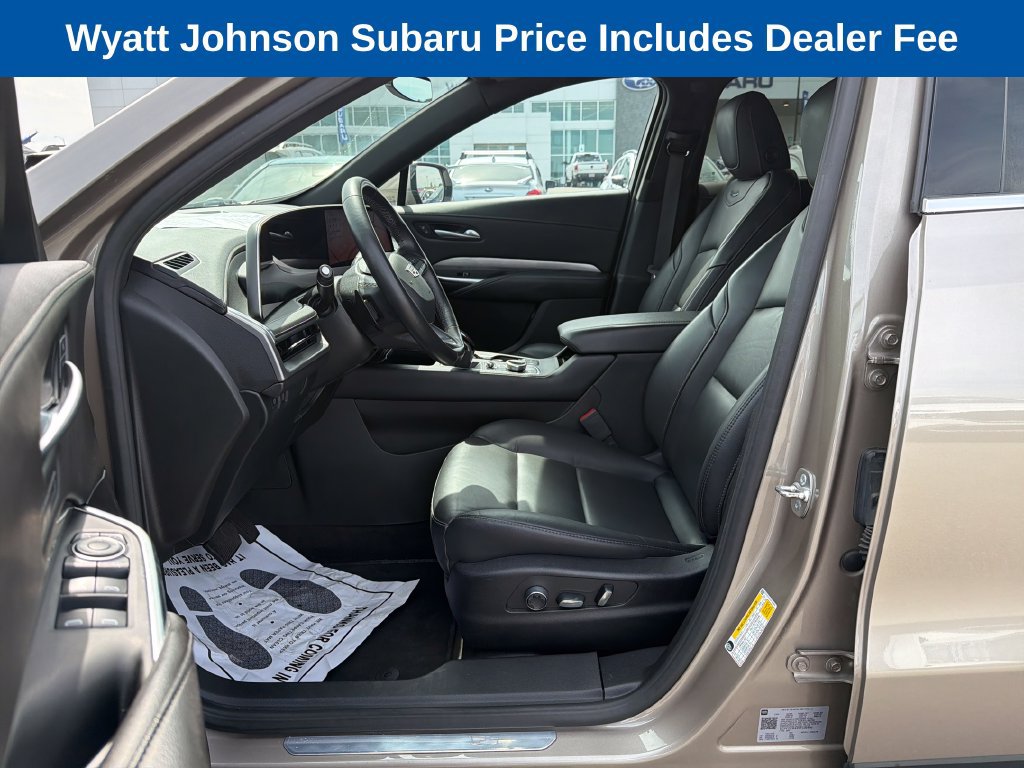 Used 2025 Cadillac XT4 Premium Luxury FWD image 20