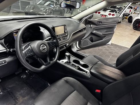 Used 2024 Nissan Altima 2.5 S FWD image 32