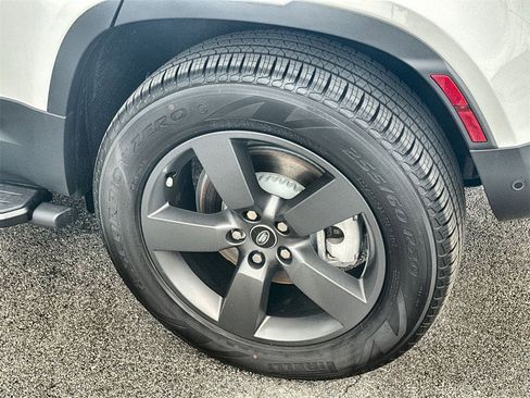 Used 2025 Land Rover Defender 110 S image 11