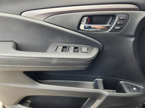 Certified 2025 Honda Ridgeline RTL image 28