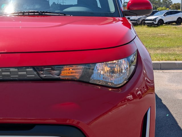 Used 2025 Kia Soul LX FWD image 12