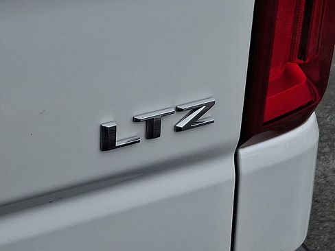 Certified 2024 Chevrolet Silverado 1500 LTZ w/ LTZ Convenience Package II image 31