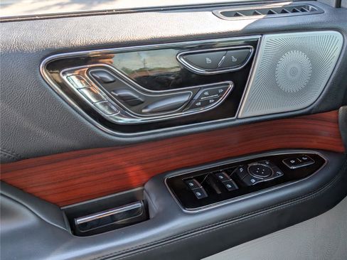 Used 2023 Lincoln Navigator L Reserve image 23