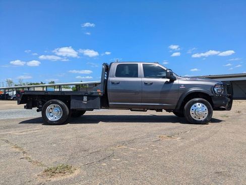 Used 2026 RAM 5500 4x4 Crew Cab image 3