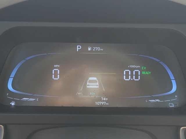 Used 2025 Hyundai Elantra Hybrid FWD image 23