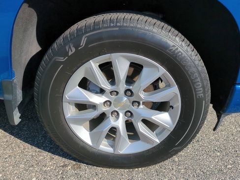 Used 2022 Chevrolet Silverado 1500 Custom image 11