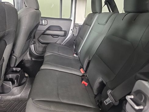 Used 2018 Jeep Wrangler Unlimited Sahara w/ Dual Top Group AWD/4WD image 25