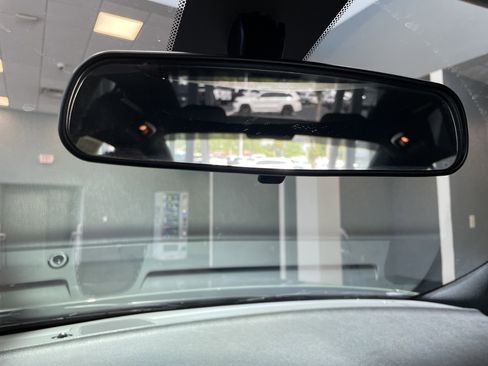 Used 2023 Dodge Charger SXT RWD image 31