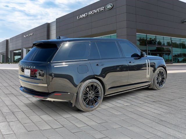 Used 2026 Land Rover Range Rover Long Wheelbase SE AWD/4WD image 5