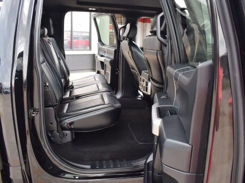 Used 2019 Ford F150 Lariat w/ Equipment Group 502A Luxury AWD/4WD image 14