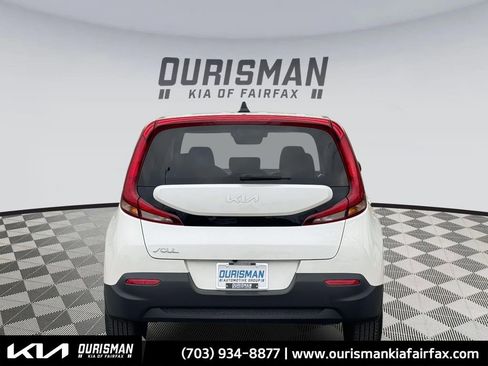 Used 2022 Kia Soul LX image 4