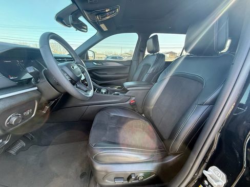 Used 2024 Jeep Grand Cherokee L Altitude image 11