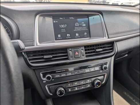 Used 2018 Kia Optima LX FWD image 16