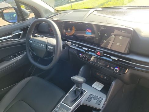 New 2026 Kia Sportage EX FWD image 8