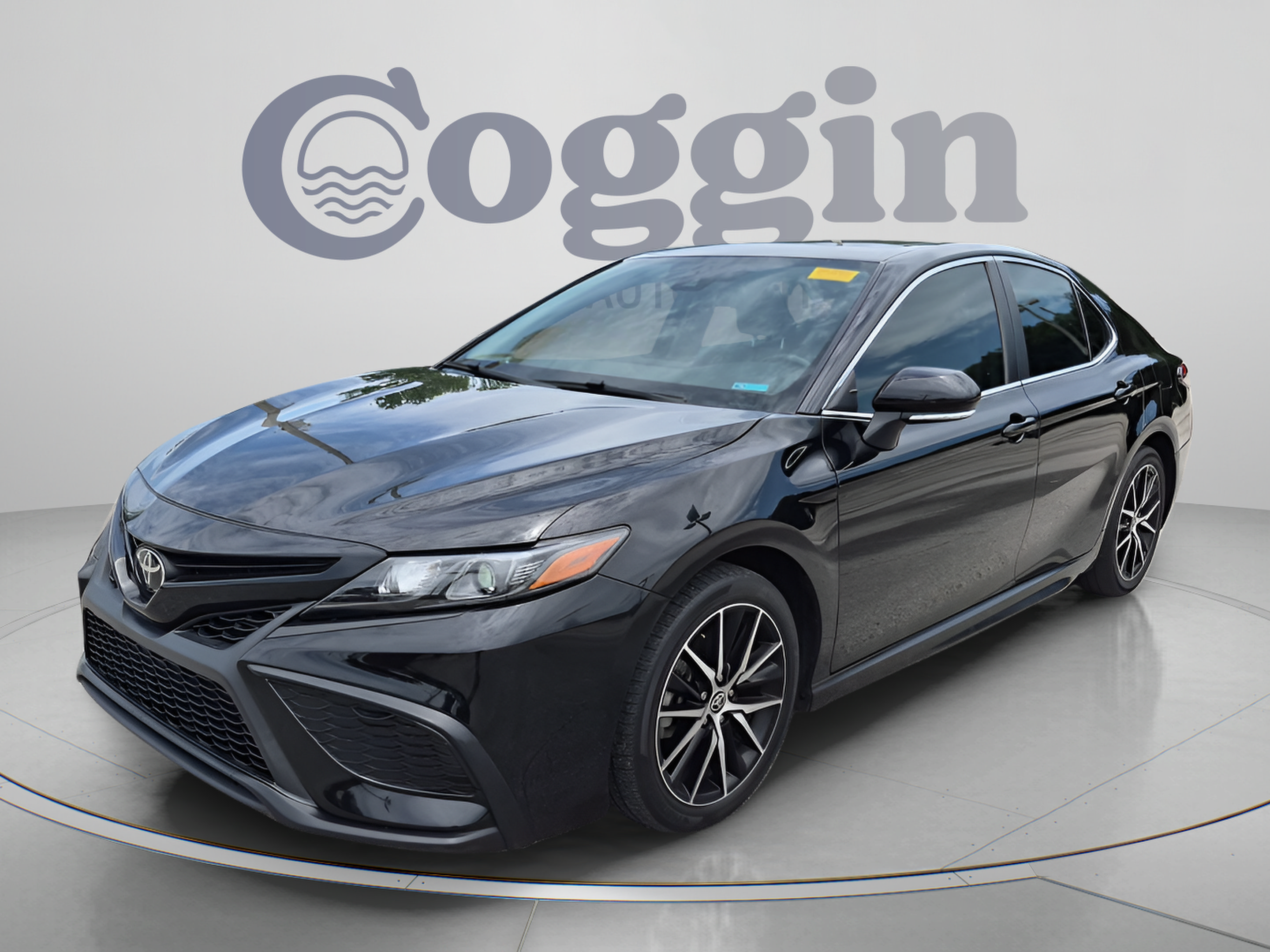 Used 2024 Toyota Camry SE w/ Convenience Package FWD image 1
