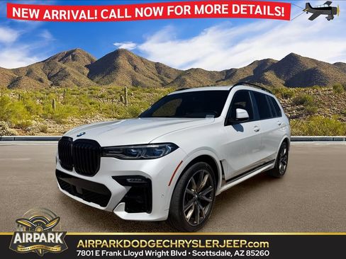 Used 2021 BMW X7 M50i w/ Dynamic Handling Package AWD/4WD image 1