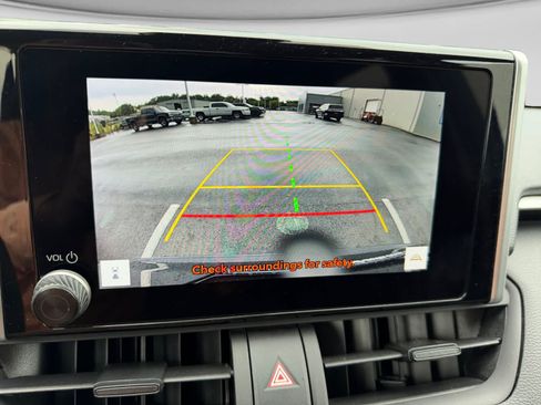 Used 2024 Toyota RAV4 XLE FWD image 19