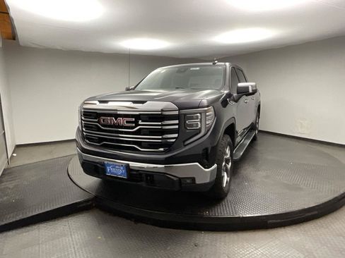 Used 2022 GMC Sierra 1500 SLT w/ SLT Premium Package AWD/4WD image 3