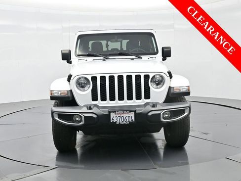 Used 2023 Jeep Gladiator Sport image 3