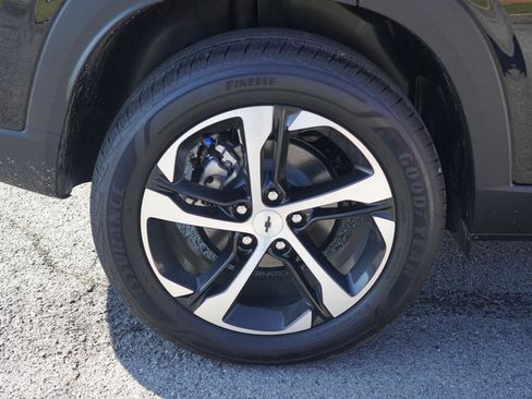 New 2026 Chevrolet Trax RS w/ Sunroof Package image 12