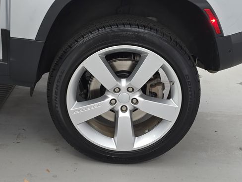 Certified 2021 Land Rover Defender 90 First Edition image 33