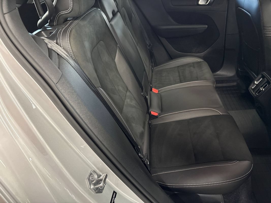 Used 2019 Volvo XC40 T5 R-Design AWD/4WD image 48